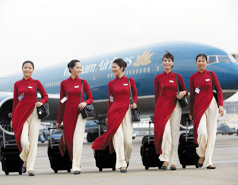 Đồng phục Vietnam Airlines màu đỏ